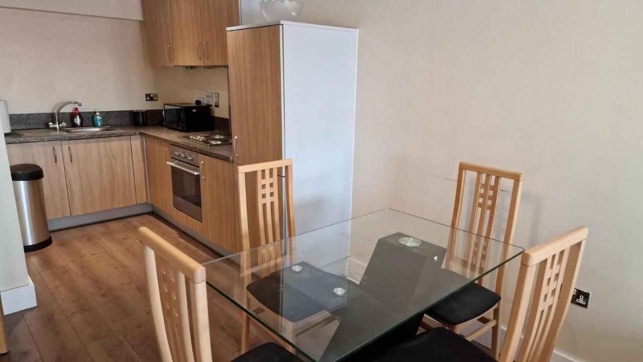 Two Bedroom Apartment, Birmingham City Centre B1 외부 사진